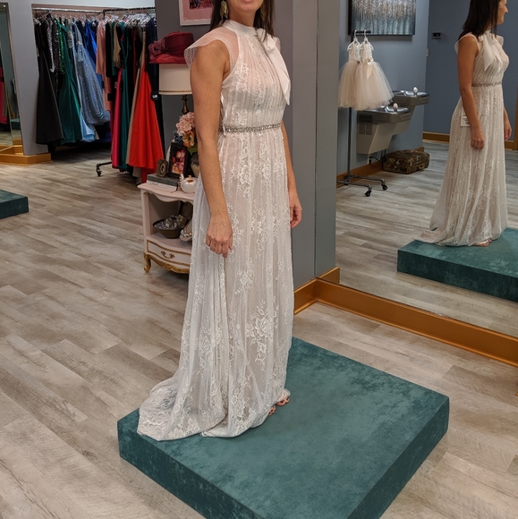 Mac Duggal white dress - Picture 1 of 5